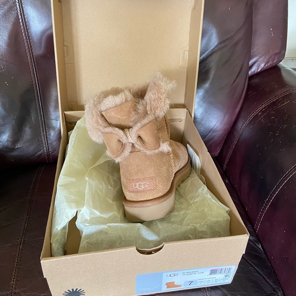 UGG Shoes - Ugh boots Naveah